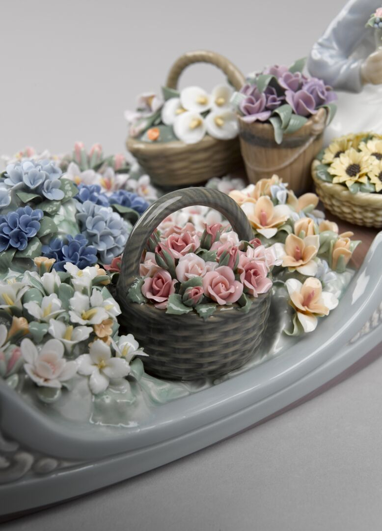 Статуэтка "Цветочницы в лодке" Lladro