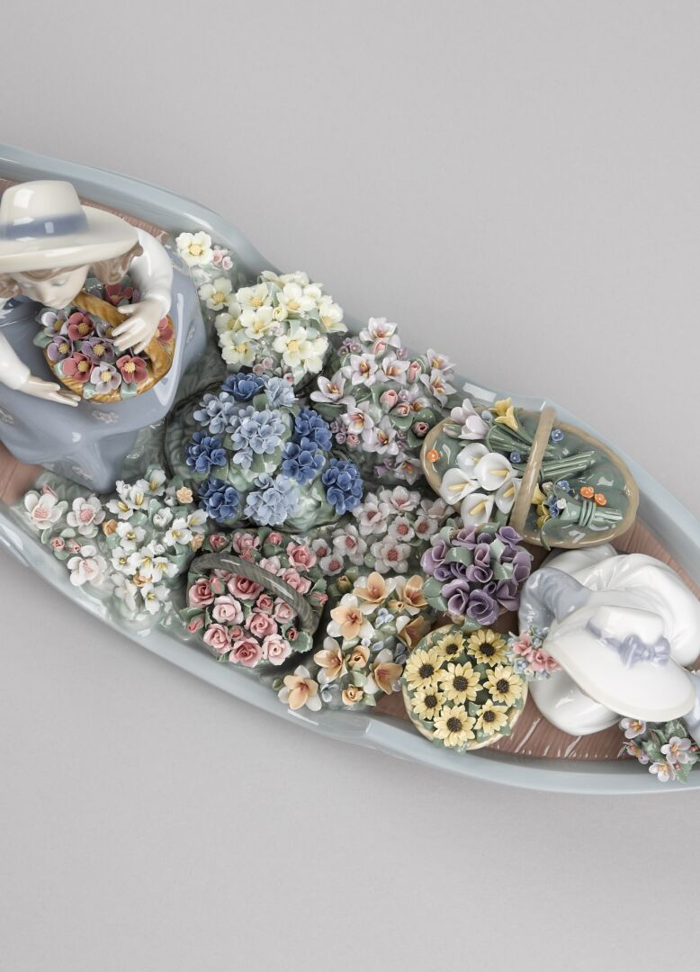 Статуэтка "Цветочницы в лодке" Lladro