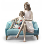 Статуэтка "Почитаем" Lladro