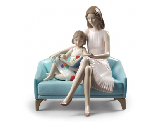 Статуэтка "Почитаем" Lladro