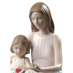 Статуэтка "Почитаем" Lladro