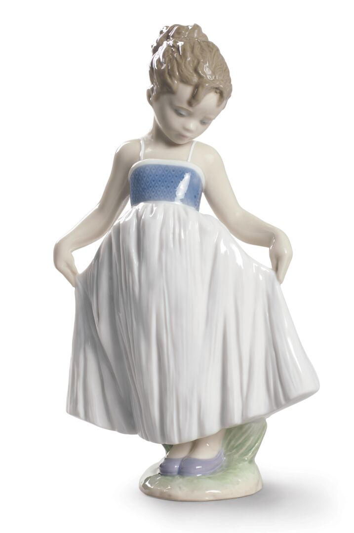 Статуэтка "Взгляни на мое платье" Lladro