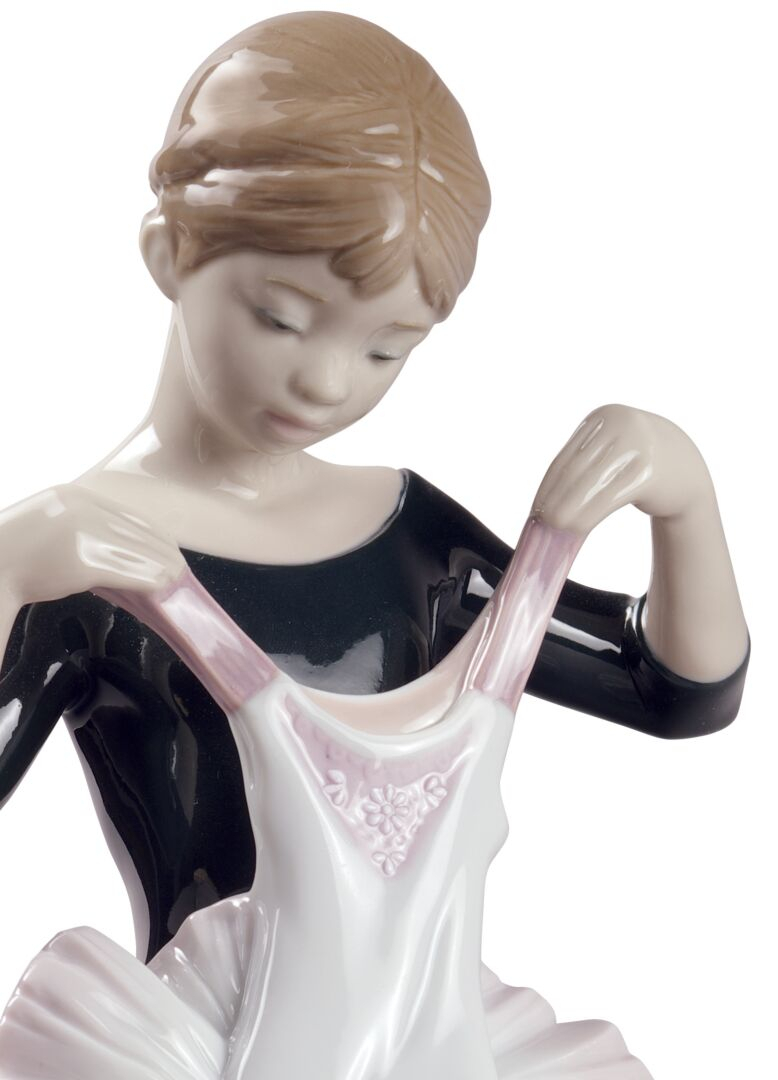 Статуэтка "Платье для дебюта" Lladro