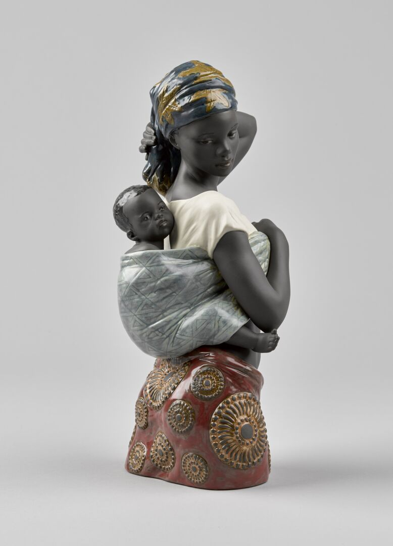 Статуэтка "Африканское материнство" Lladro