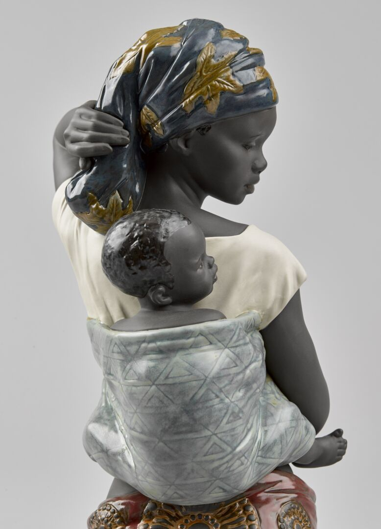 Статуэтка "Африканское материнство" Lladro