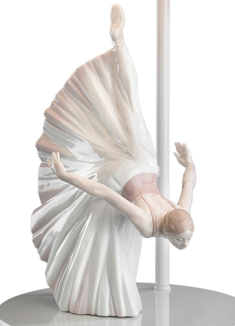 Лампа настольная "Жизель-реверанс" Lladro