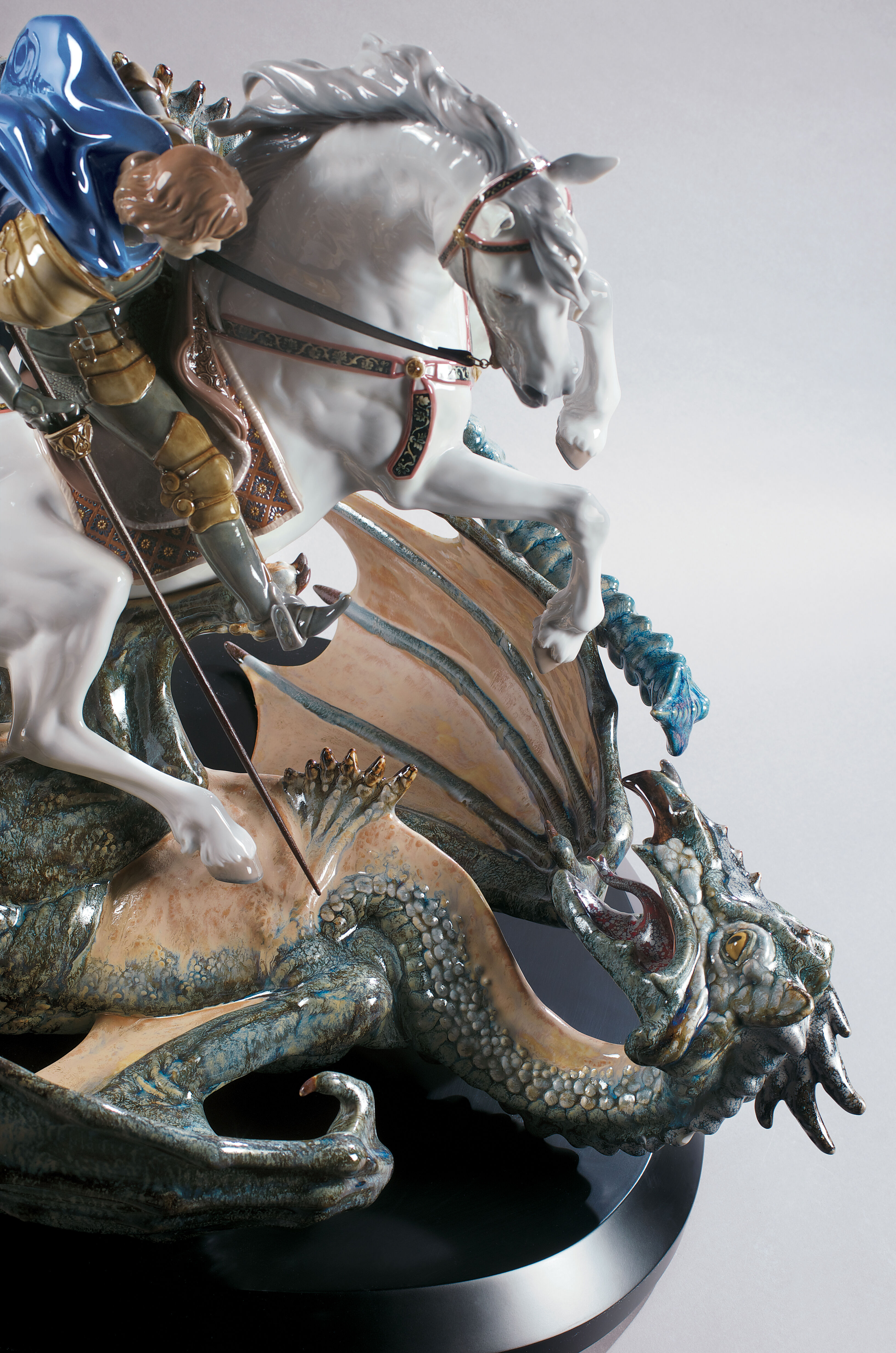 Статуэтка "Святой Георгий и дракон" Lladro