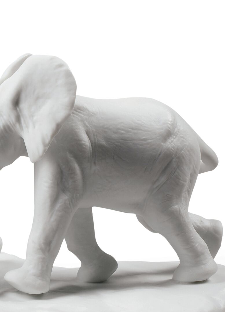 Статуэтка "Следуя по пути (белый)" Lladro