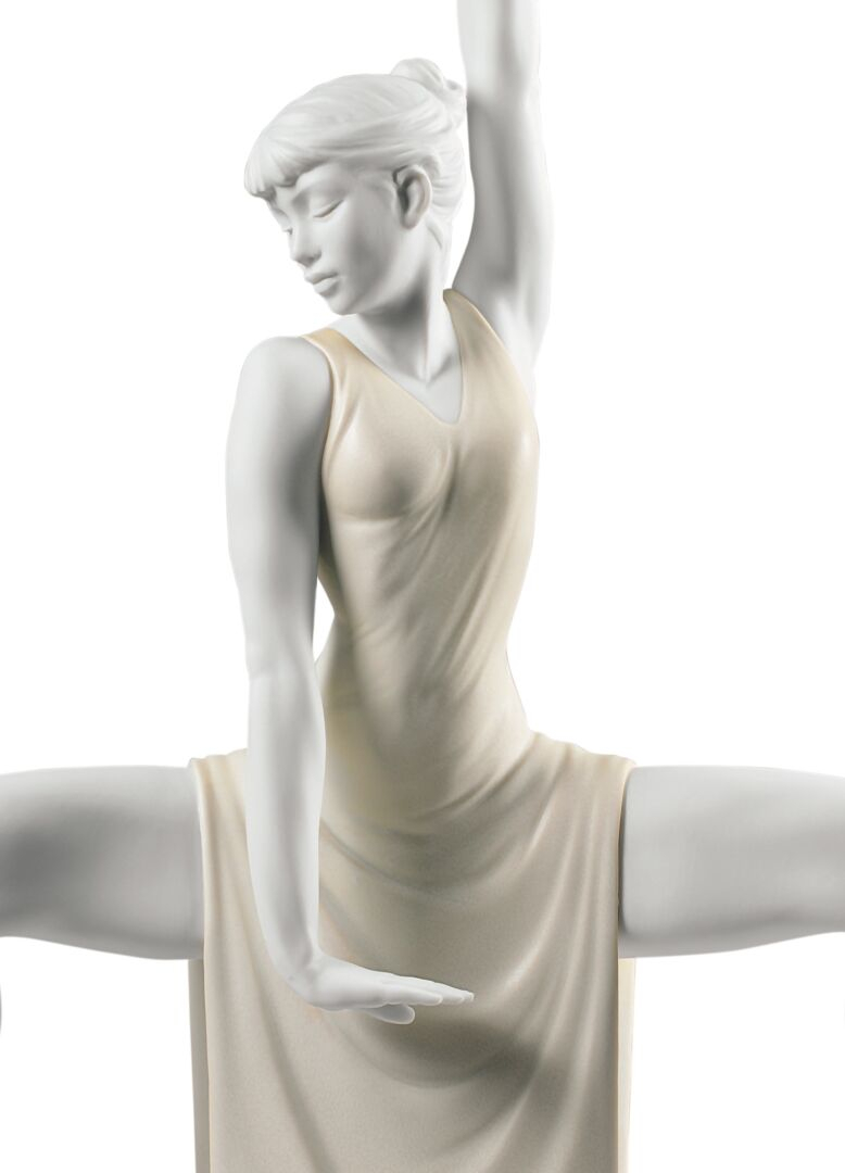 Статуэтка "Современный танцор" Lladro