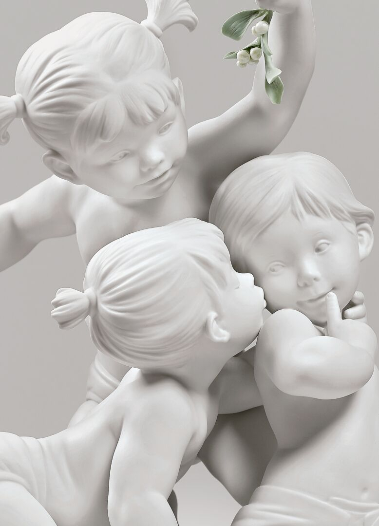 Статуэтка "Детский поцелуй" Lladro