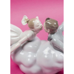 Статуэтка "Любовь витает в воздухе" Lladro