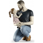 Статуэтка "Ребенок в руках папы" Lladro