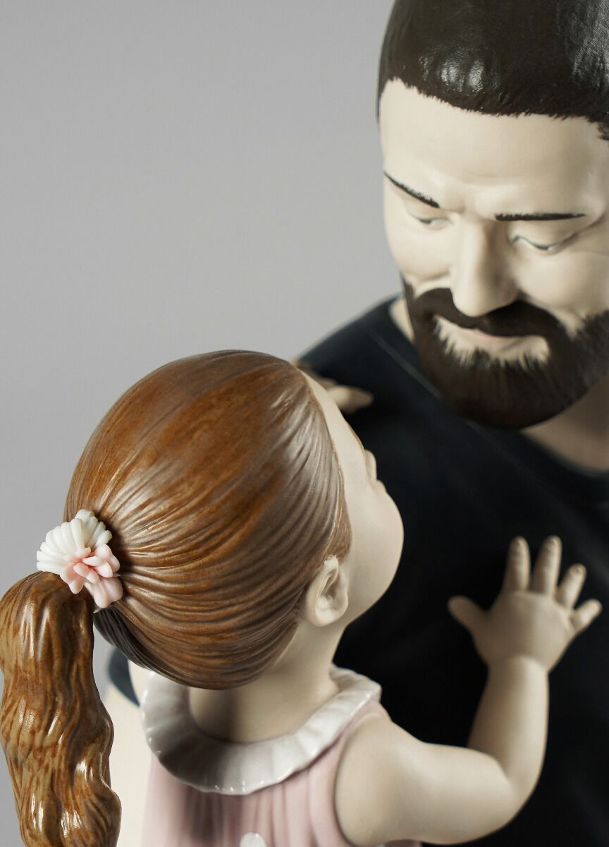 Статуэтка "Ребенок в руках папы" Lladro