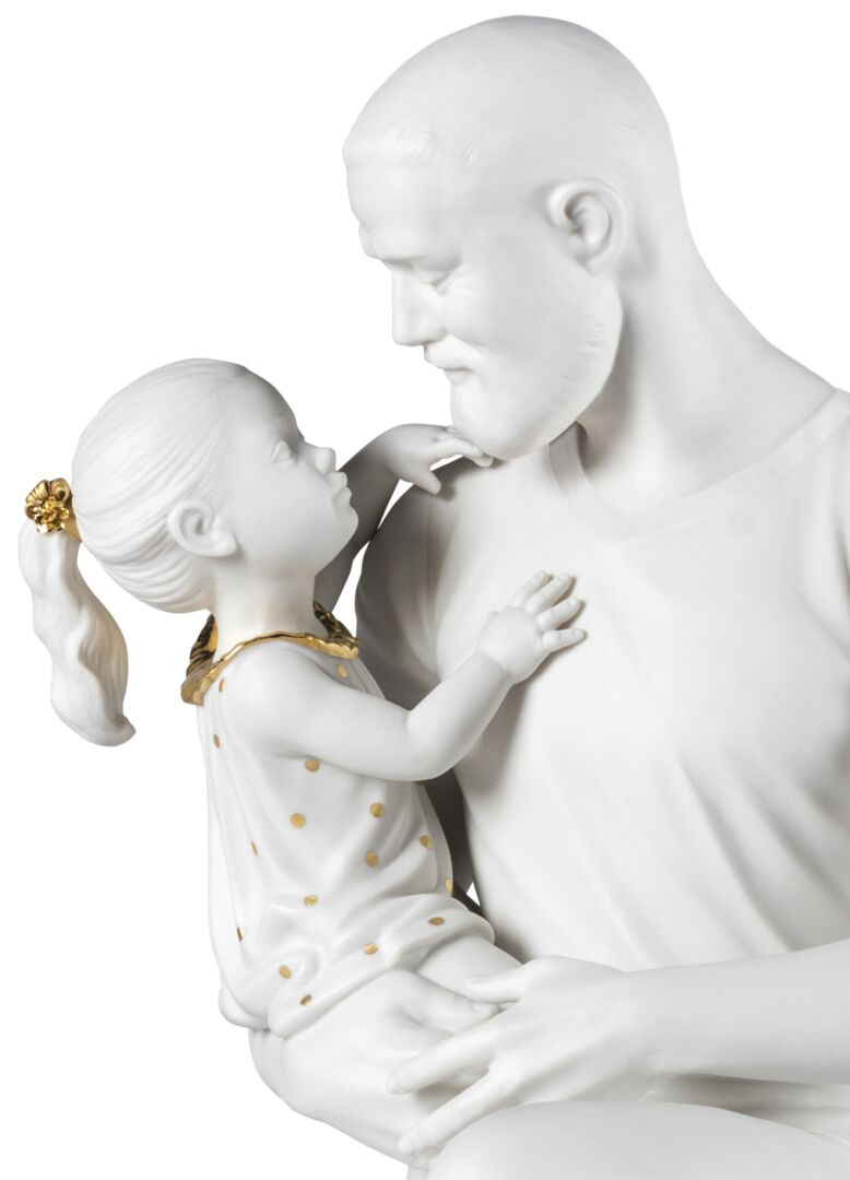 Статуэтка "Ребенок в руках папы" Lladro