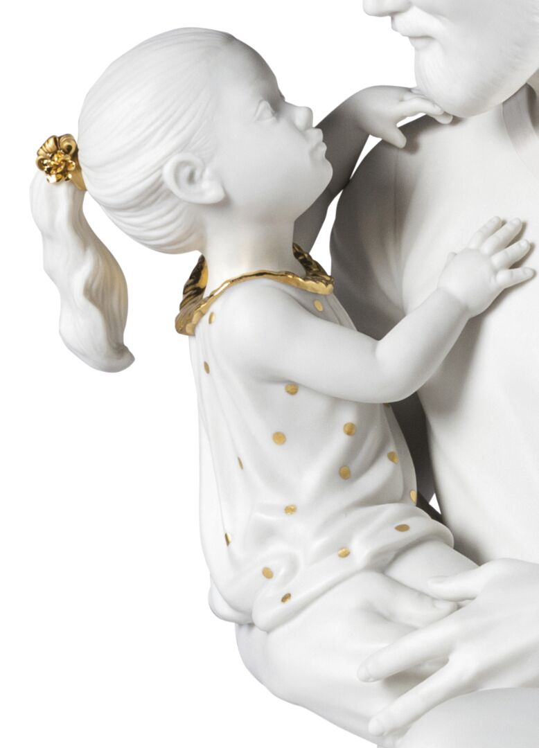 Статуэтка "Ребенок в руках папы" Lladro