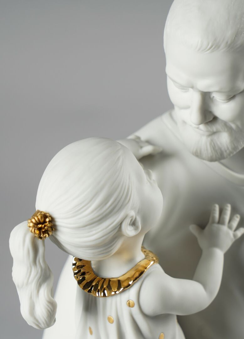 Статуэтка "Ребенок в руках папы" Lladro