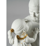 Статуэтка "Ребенок в руках папы" Lladro