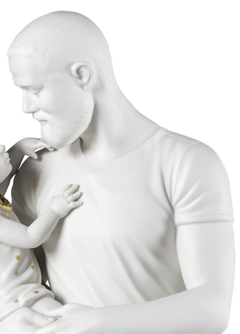 Статуэтка "Ребенок в руках папы" Lladro