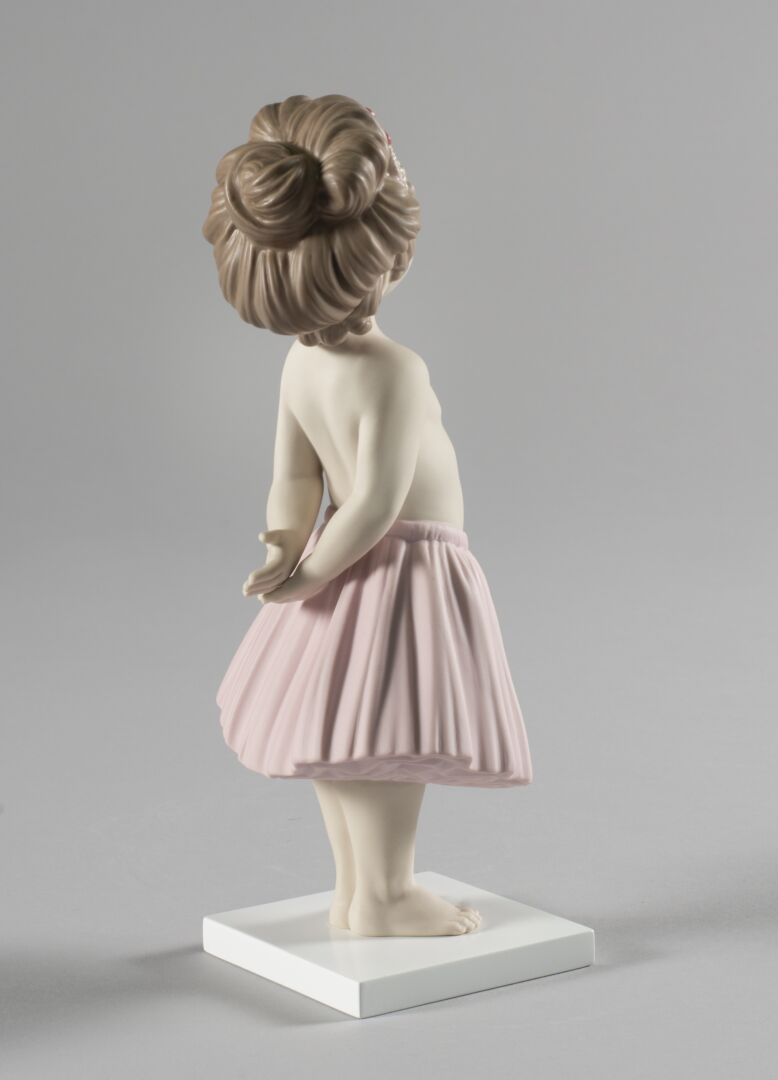 Статуэтка "Веселая молодая девочка" Lladro