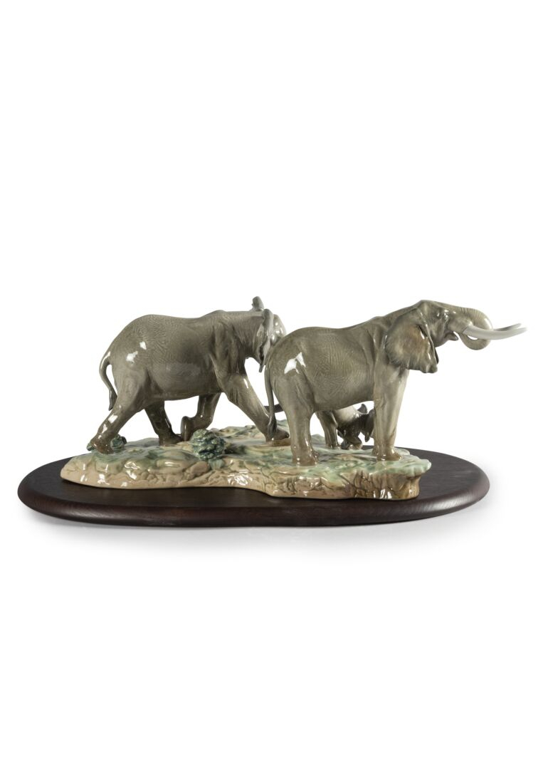Статуэтка "Слоны на дороге" Lladro