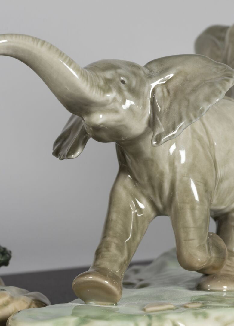 Статуэтка "Слоны следуют вашим стопам" Lladro