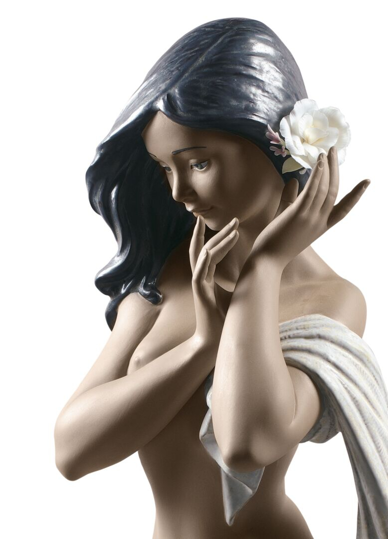 Статуэтка "Фигура женщины, откровенный лунный свет" Lladro