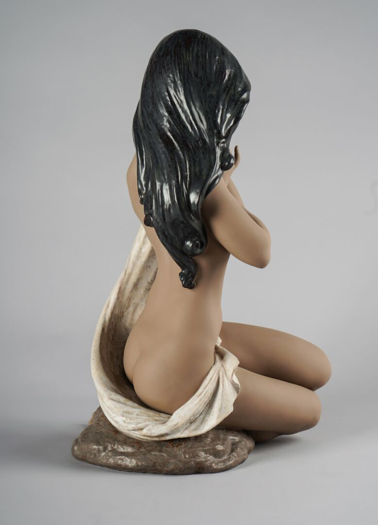 Статуэтка "Фигура женщины, откровенный лунный свет" Lladro