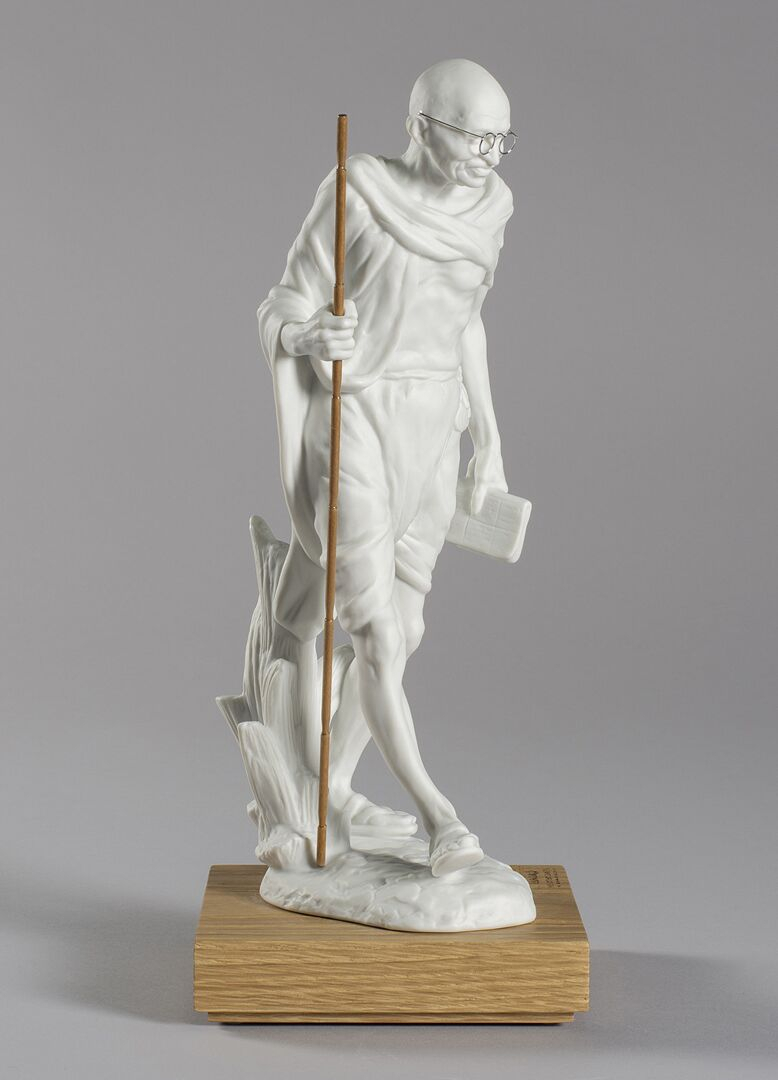 Статуэтка "Фигура Махатмы Ганди. 150-летие" Lladro