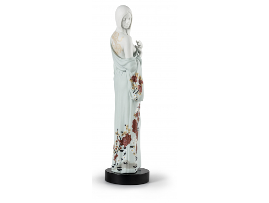 Статуэтка "Девушка с татуировкой дракона" Lladro