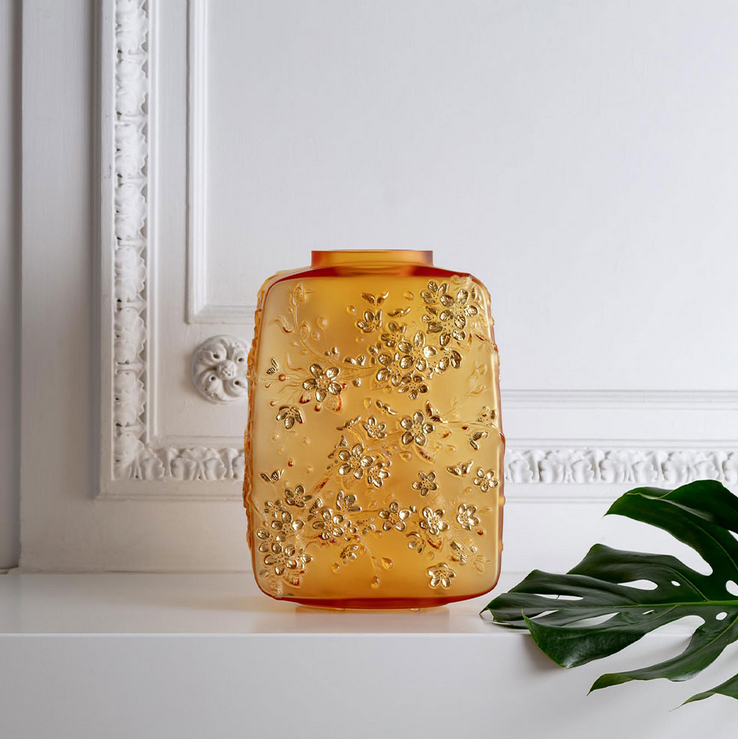 Ваза для цветов "Fleurs De Cerisier" янтарная с золотым Lalique (Лимитированная коллекция 88 экз.)