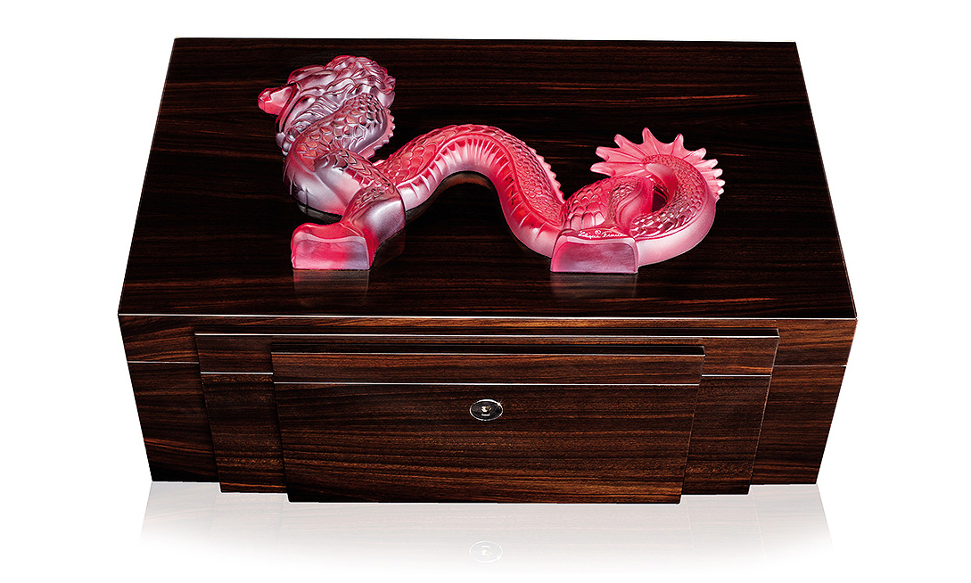 Шкатулка для украшений "Dragon" красный Lalique