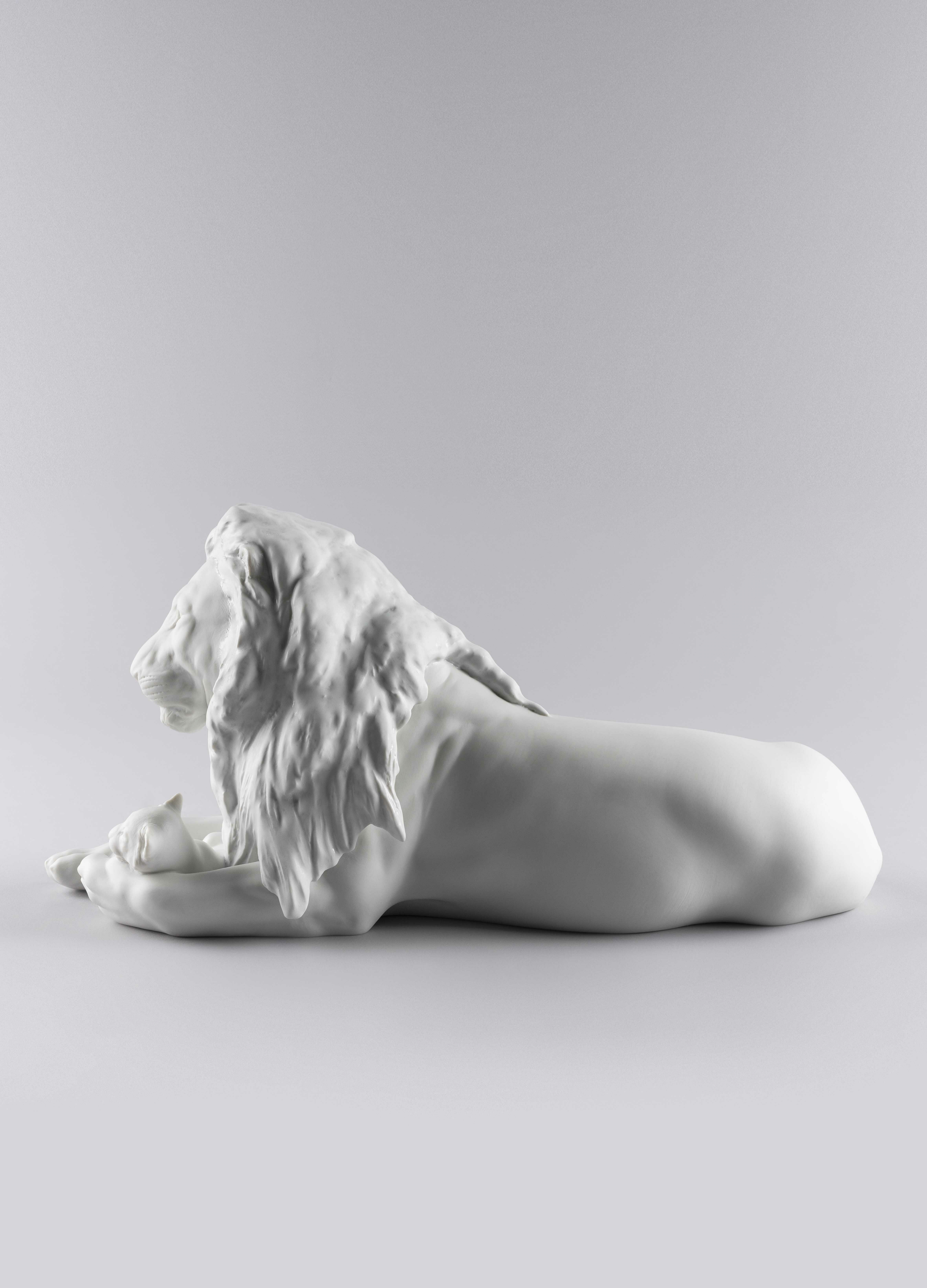 Статуэтка "Лев со львёнком" Lladro