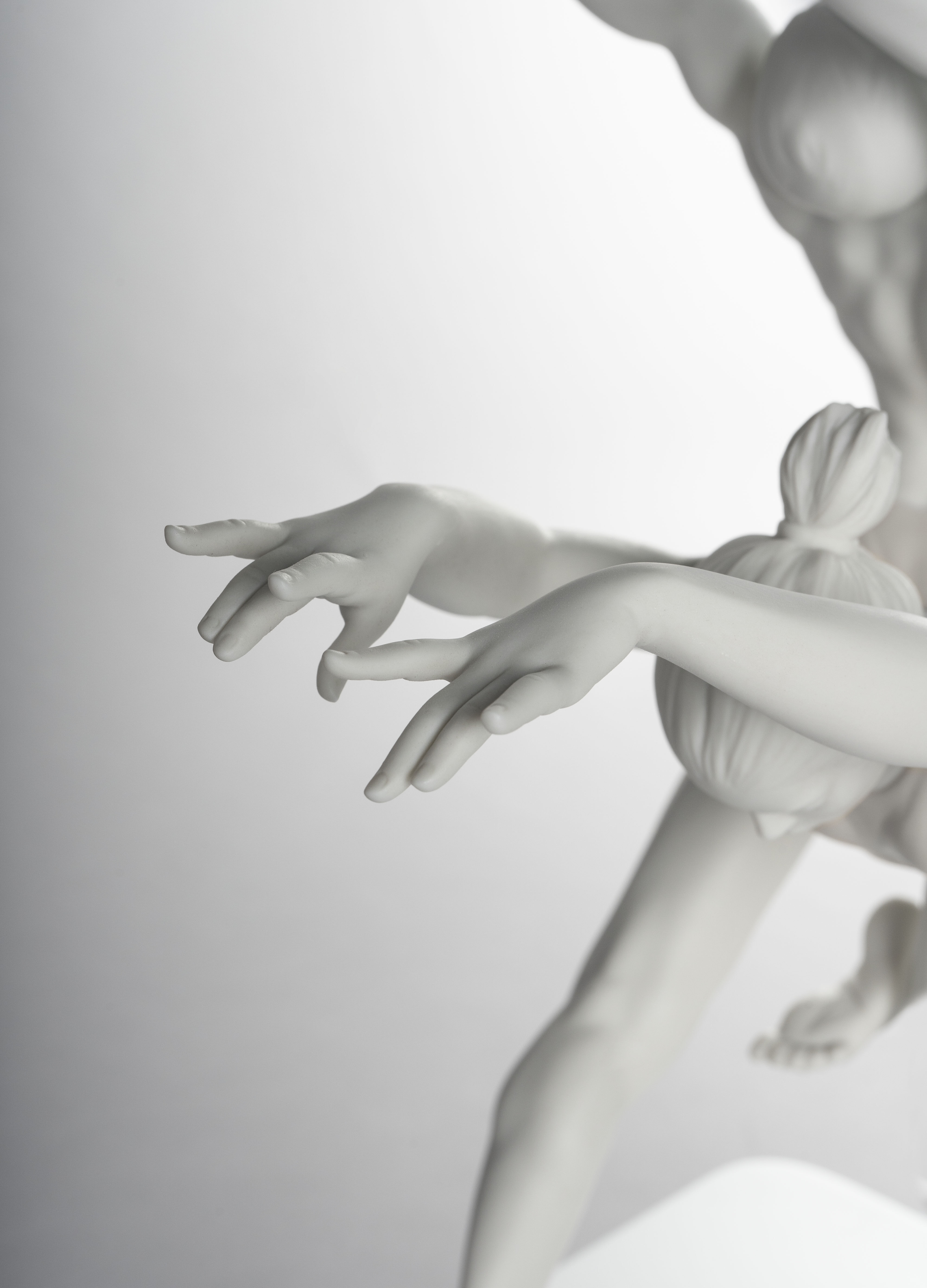 Статуэтка "Искусство движения" Lladro