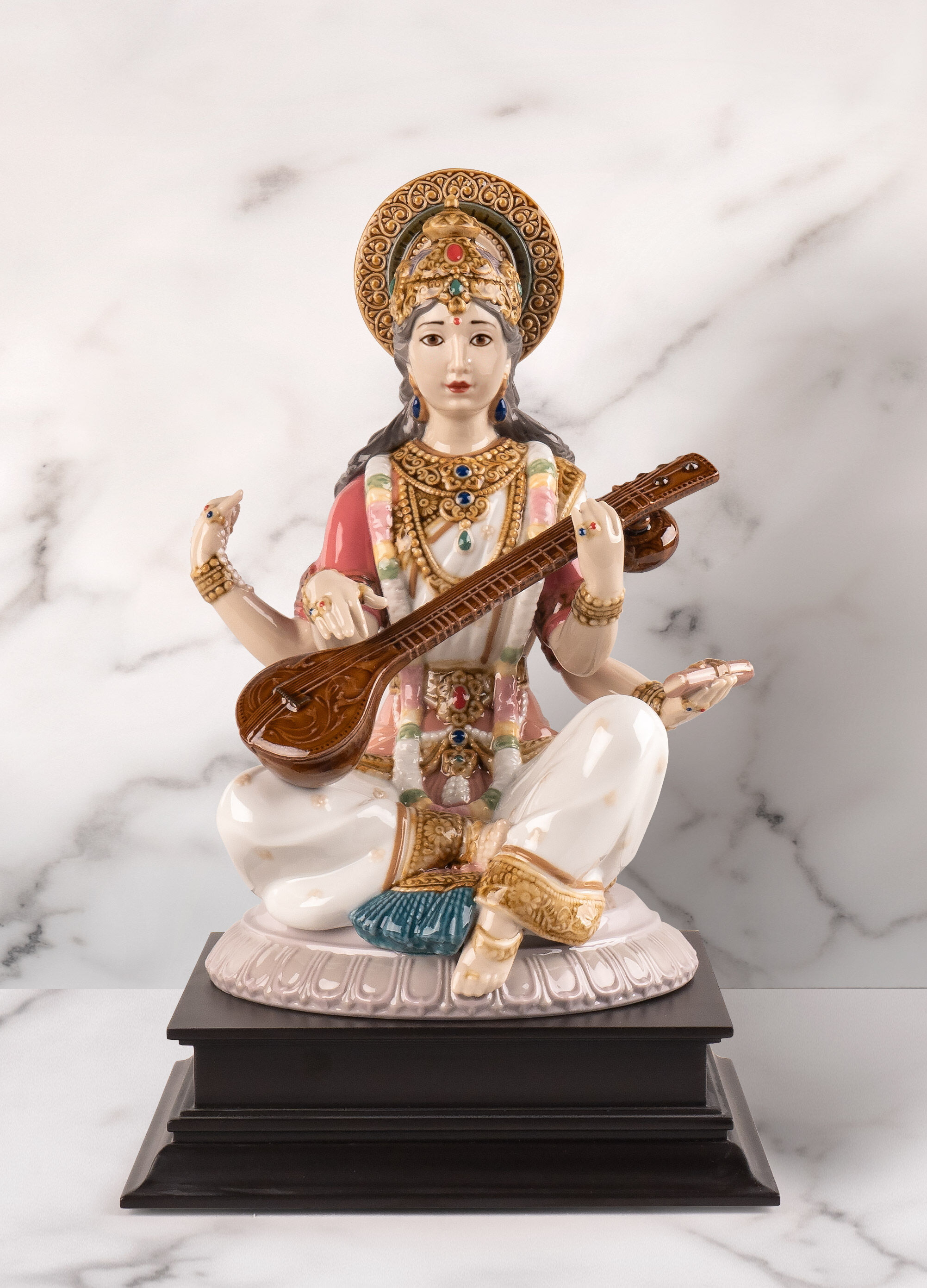 Статуэтка "Богиня Сарасвати" Lladro
