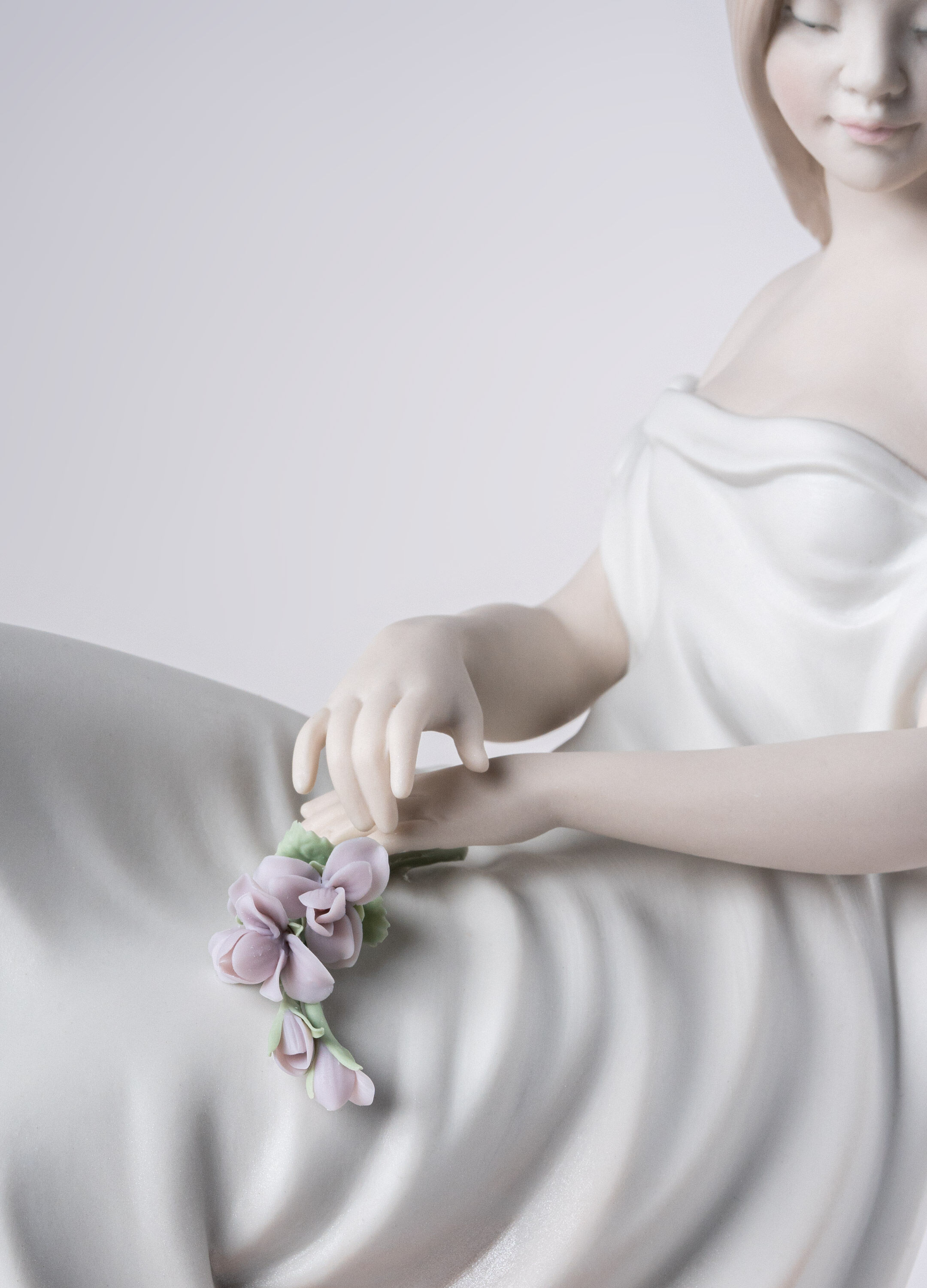 Статуэтка "В её мыслях" Lladro