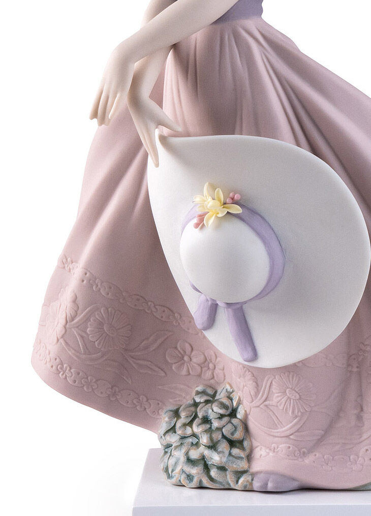 Статуэтка "Соломенная шляпа на ветру" Lladro