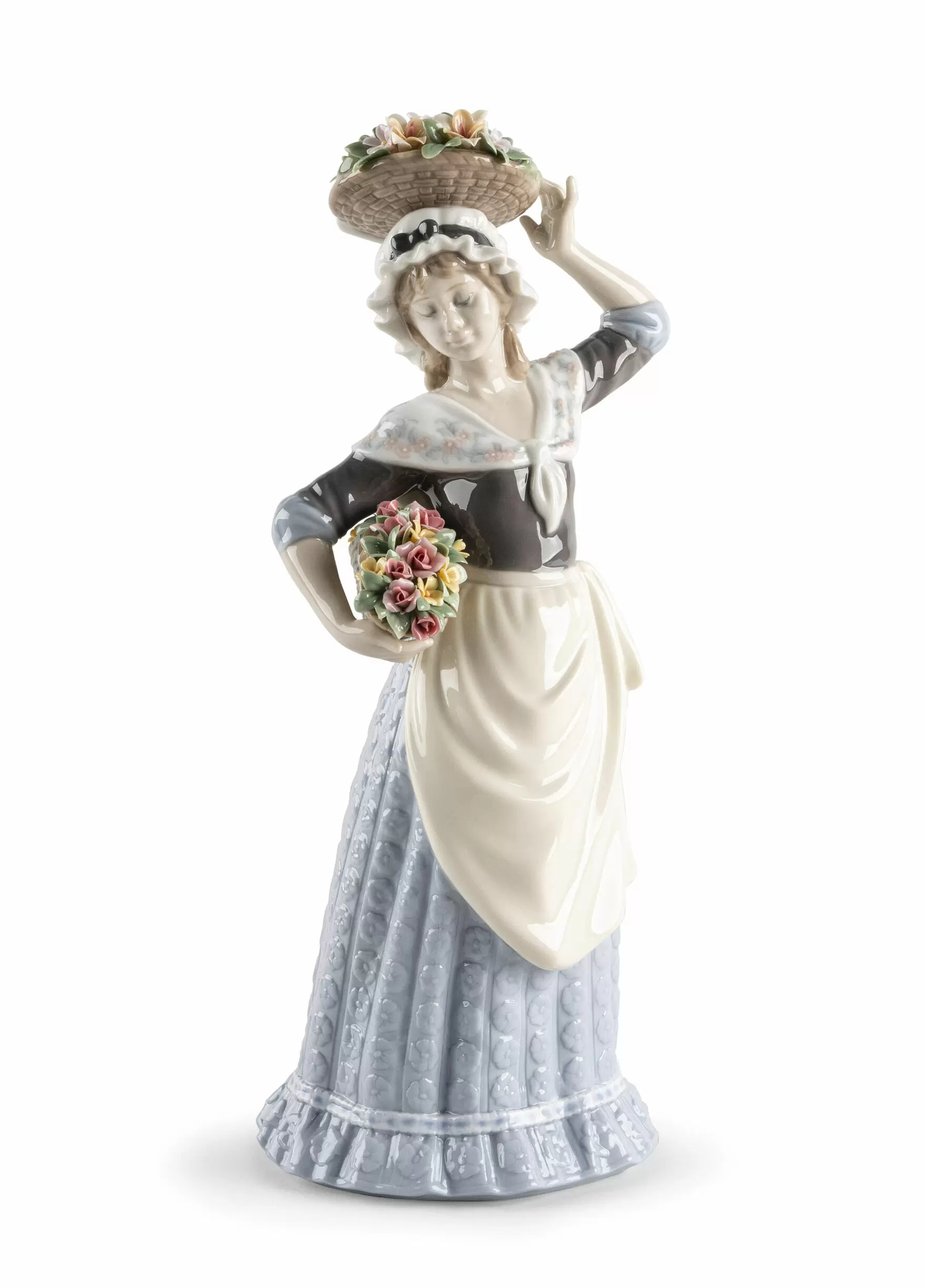 Статуэтка "Женщина собирает цветы" Lladro