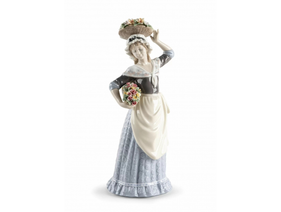 Статуэтка "Женщина собирает цветы" Lladro