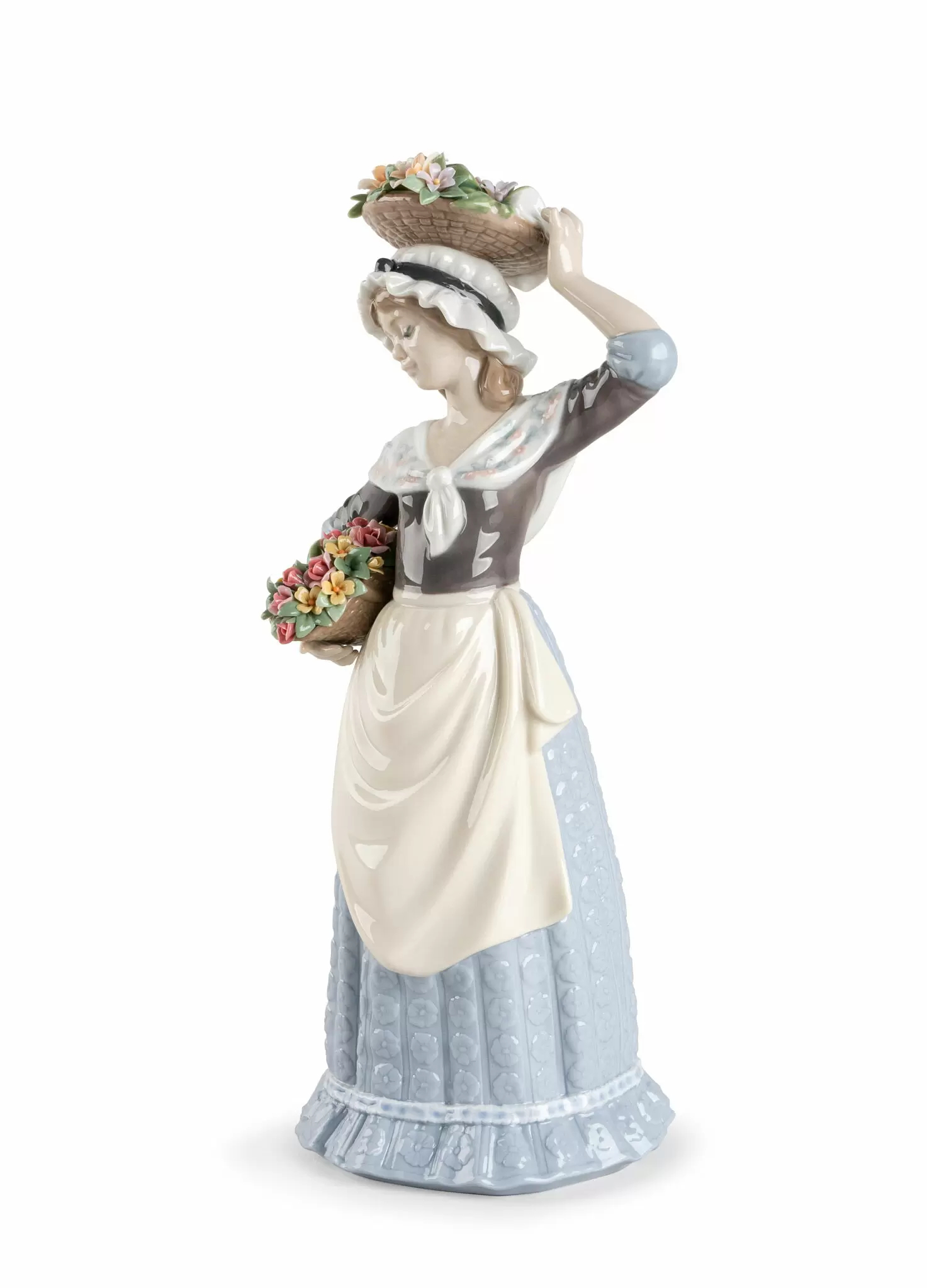 Статуэтка "Женщина собирает цветы" Lladro