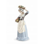 Статуэтка "Женщина собирает цветы" Lladro