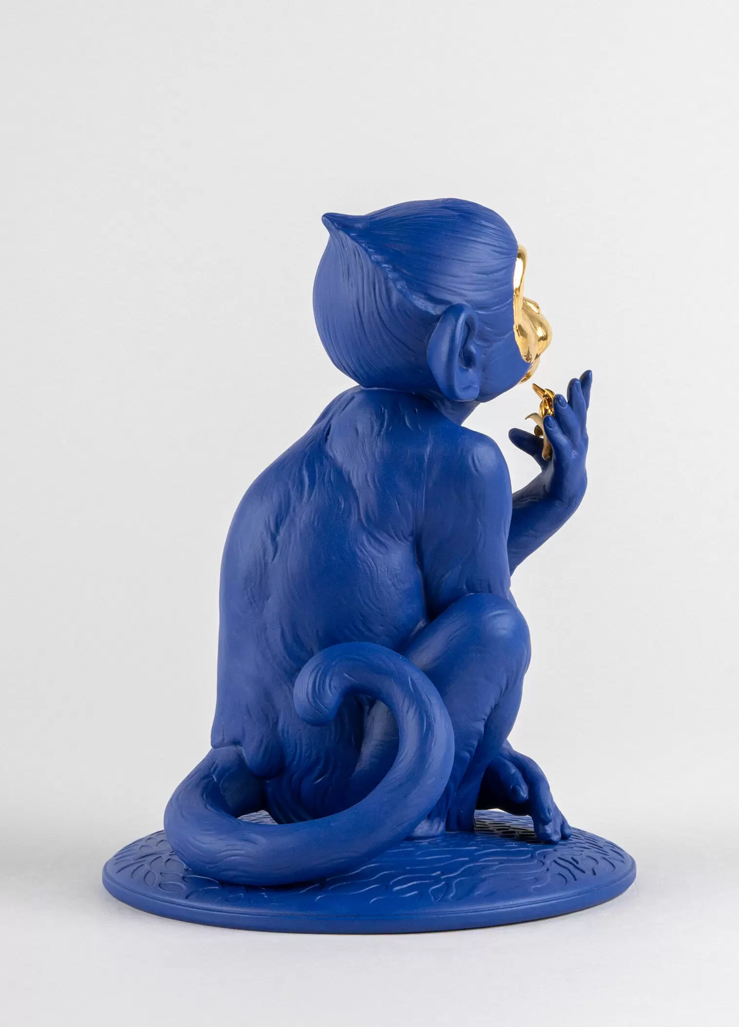 Статуэтка "Маленькая обезьяна" Lladro