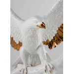 Статуэтка "Орёл" бело-золотой Lladro