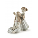 Статуэтка "Расчесывание волос" Lladro