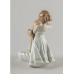 Статуэтка "Расчесывание волос" Lladro