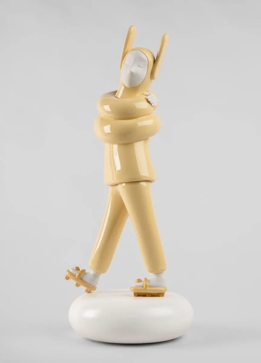 Статуэтка "В объятиях" (жёлтая) Lladro