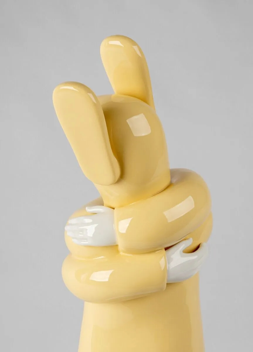 Статуэтка "В объятиях" (жёлтая) Lladro