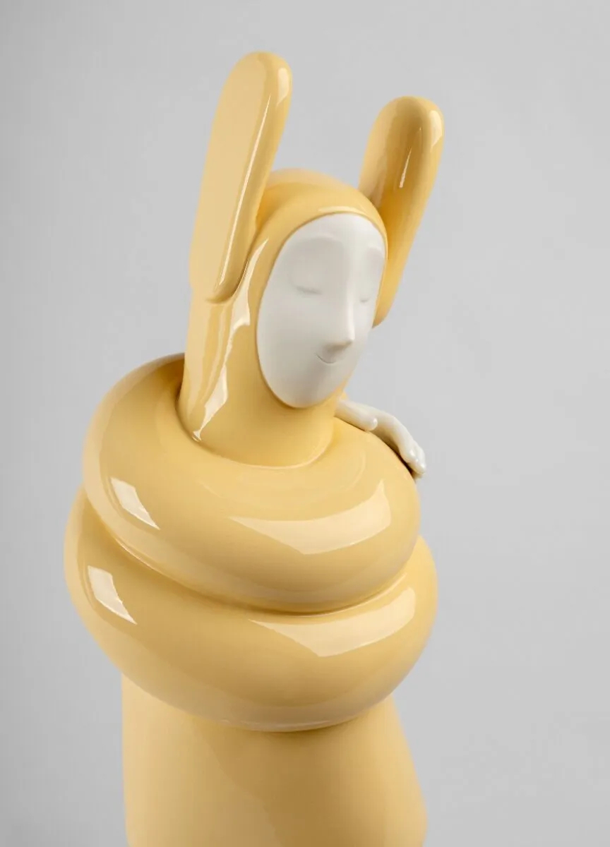 Статуэтка "В объятиях" (жёлтая) Lladro