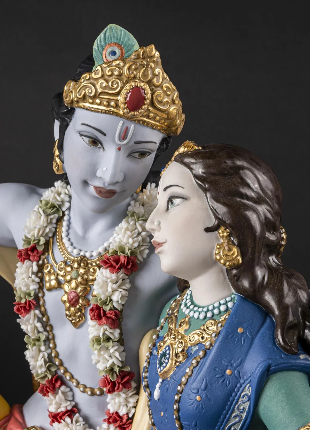 Статуэтка "Радхи Кришны на качелях" Lladro