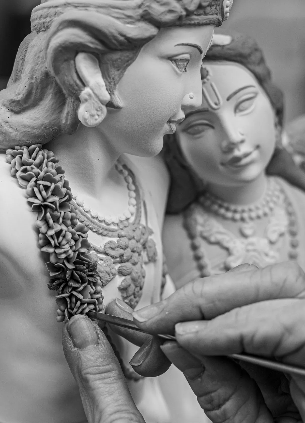 Статуэтка "Радхи Кришны на качелях" Lladro