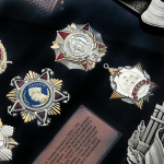Панно «Наган с наградами СССР»